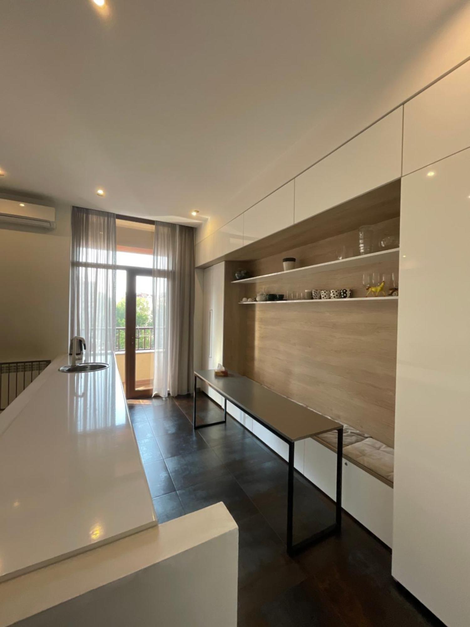 Metro Apartment Yerevan Bagian luar foto