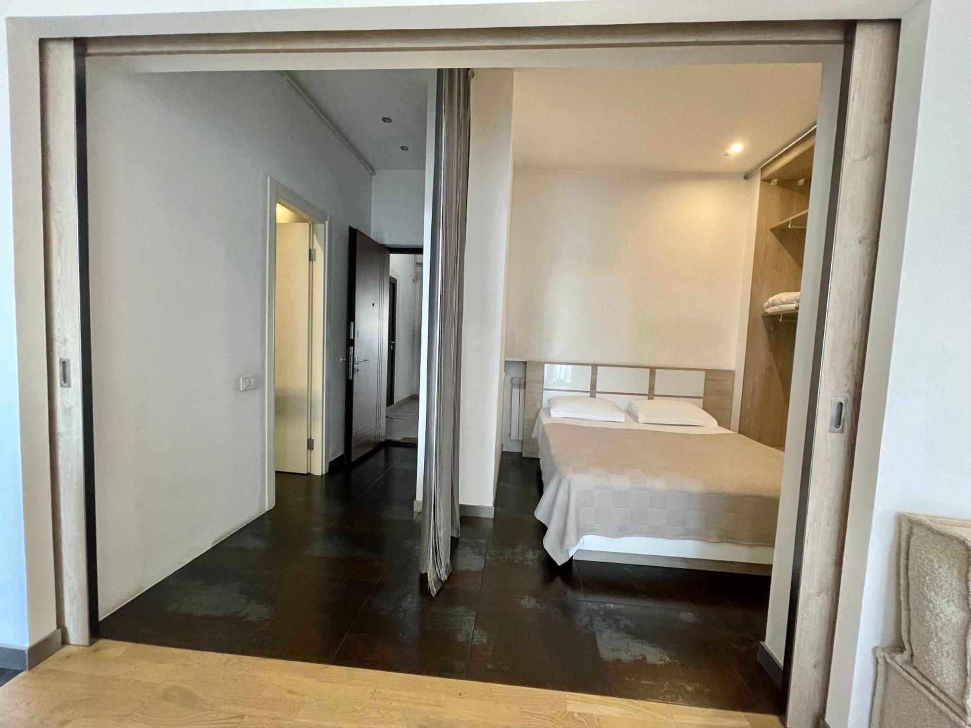 Metro Apartment Yerevan Bagian luar foto