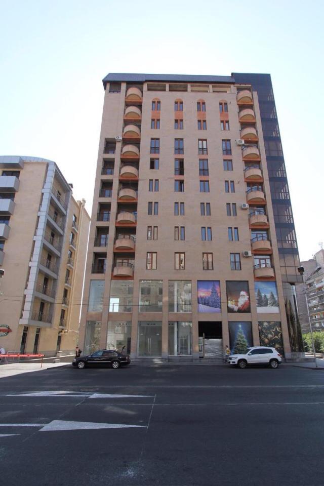 Metro Apartment Yerevan Bagian luar foto